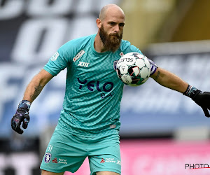 Er zijn nog zekerheden in het leven: Mike Vanhamel tussen de palen bij Beerschot