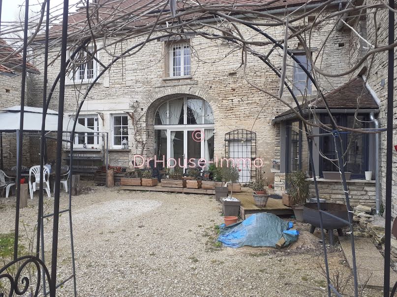 Vente maison 7 pièces 244 m² à Baon (89430), 220 500 €