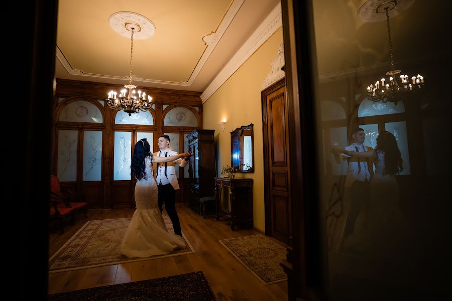 Fotografo di matrimoni Cosmin Gorgan (gorgancosmin). Foto del 27 ottobre 2021