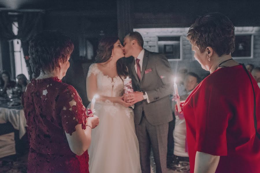 Fotógrafo de casamento Alona Zaporozhec (alenazaporozhets). Foto de 17 de julho 2018