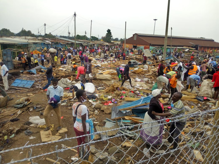 Kibuye traders salvage their property following demolitions by the county govenment