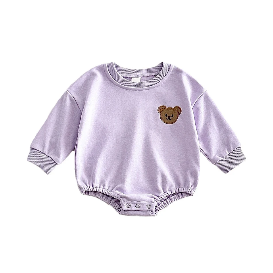 Mono largo de manga larga para bebé niña con cuello redondo y bordado de oso, cómodo y adorable para tu pequeña.