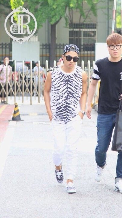 Taeyang's alleged matching running shoes