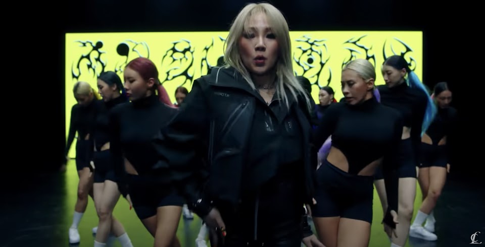 CL's Recent Live Broadcast Looks May Be An Homage To A ...