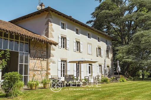 Property with pool 1