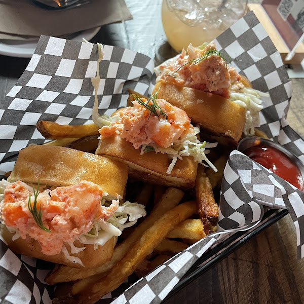 Gluten-Free Lobster Rolls at Blowers & Grafton