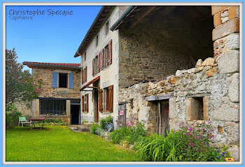 ferme à Celles-sur-Durolle (63)