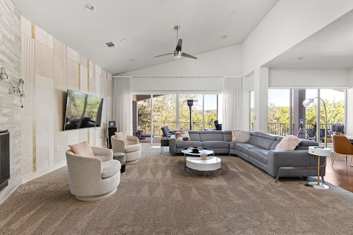 Maison contemporaine avec piscine et jardin 5