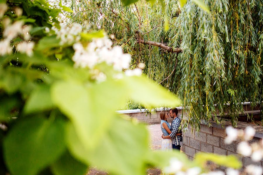 Fotógrafo de casamento Anna Kolodina (kolodina). Foto de 4 de julho 2015