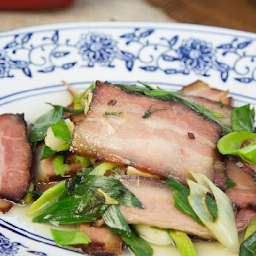 *蒜苗回锅腊肉 Stir-Fried Smoky Pork with  Green Leek