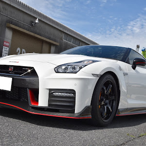 NISSAN GT-R