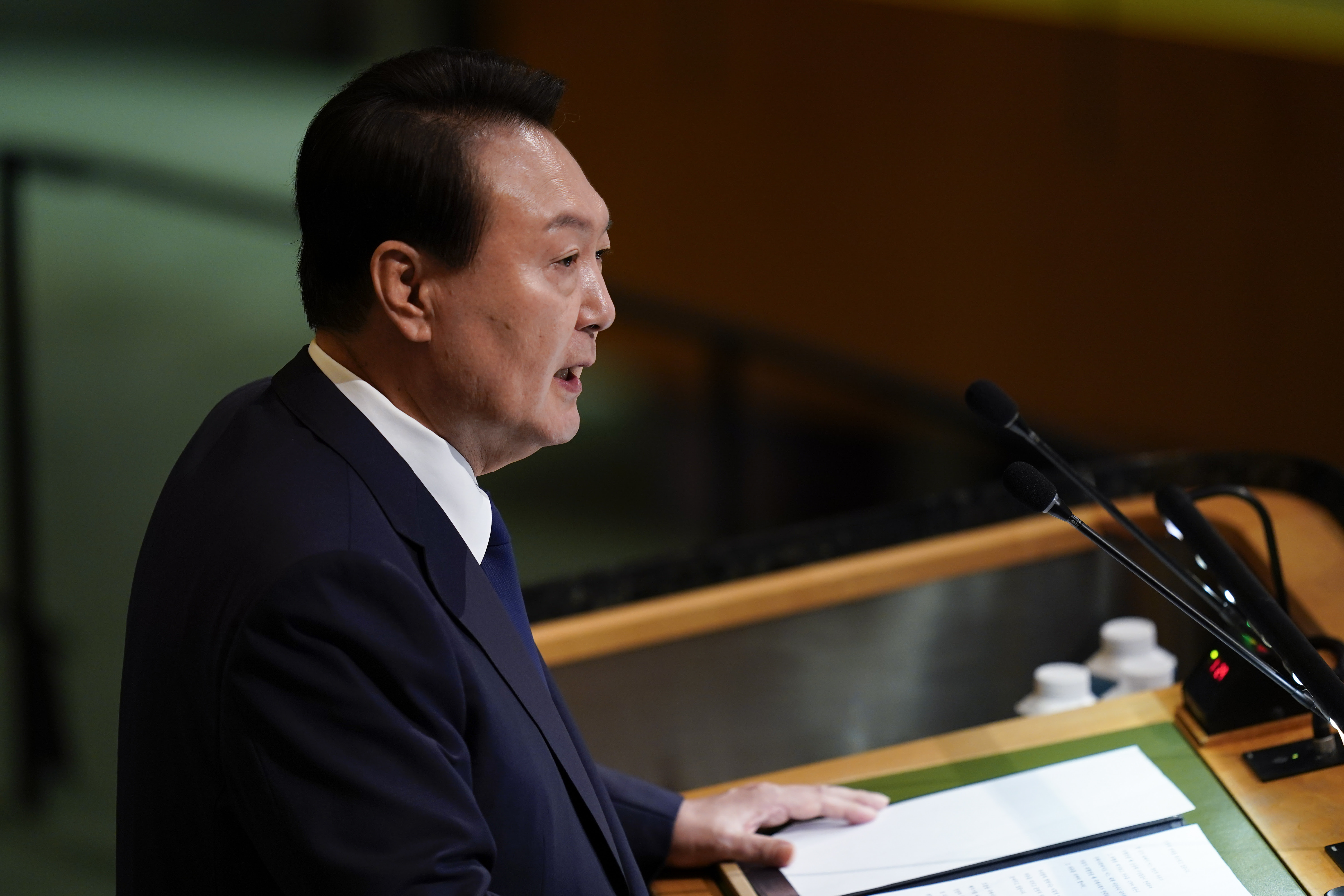 South Korean president caught on hot mic insulting US Congress