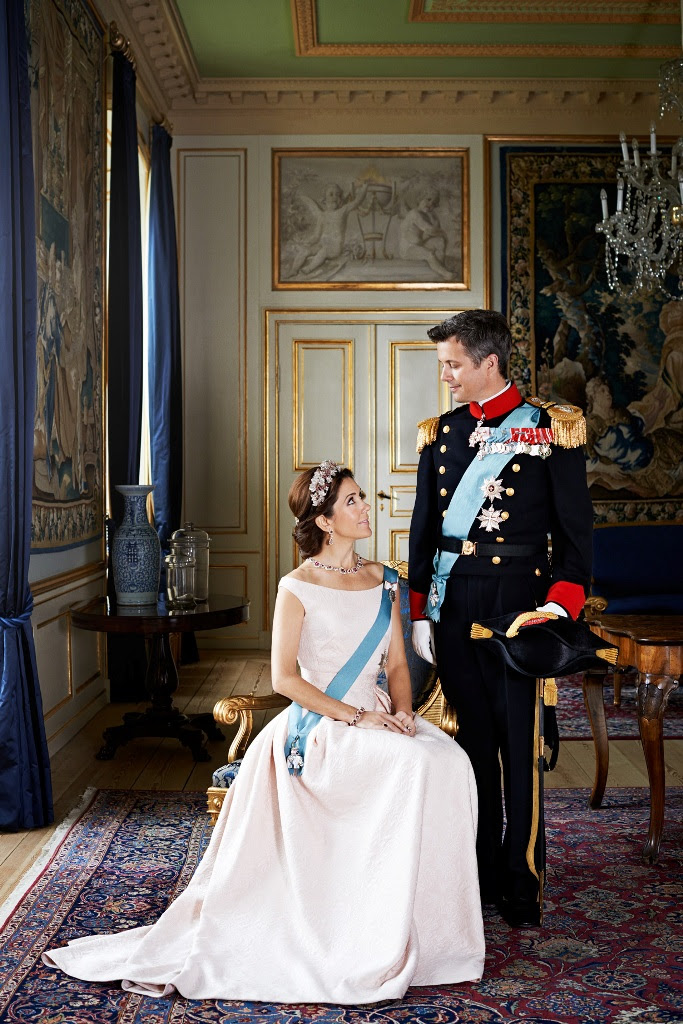 Princess Mary Of Denmark Wedding Dress / Crown Prince Frederik And ...