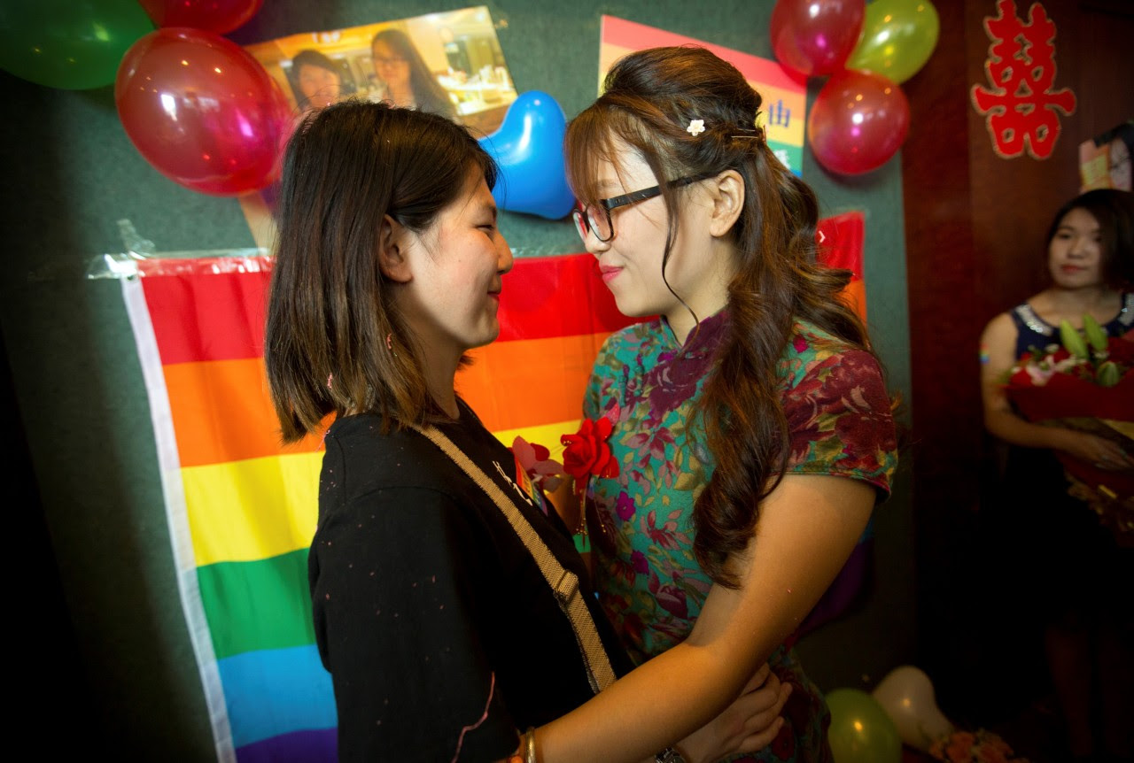 Est100 一些攝影 Some Photos Li Tingting Prominent Chinese Lesbian Couple