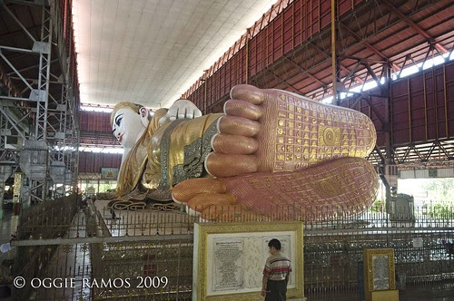 reclining buddha of kyaukhtatgyi pagoda