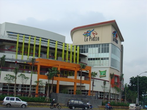 wildan Kritik Normatif mall La Piazza Kelapa  Gading  