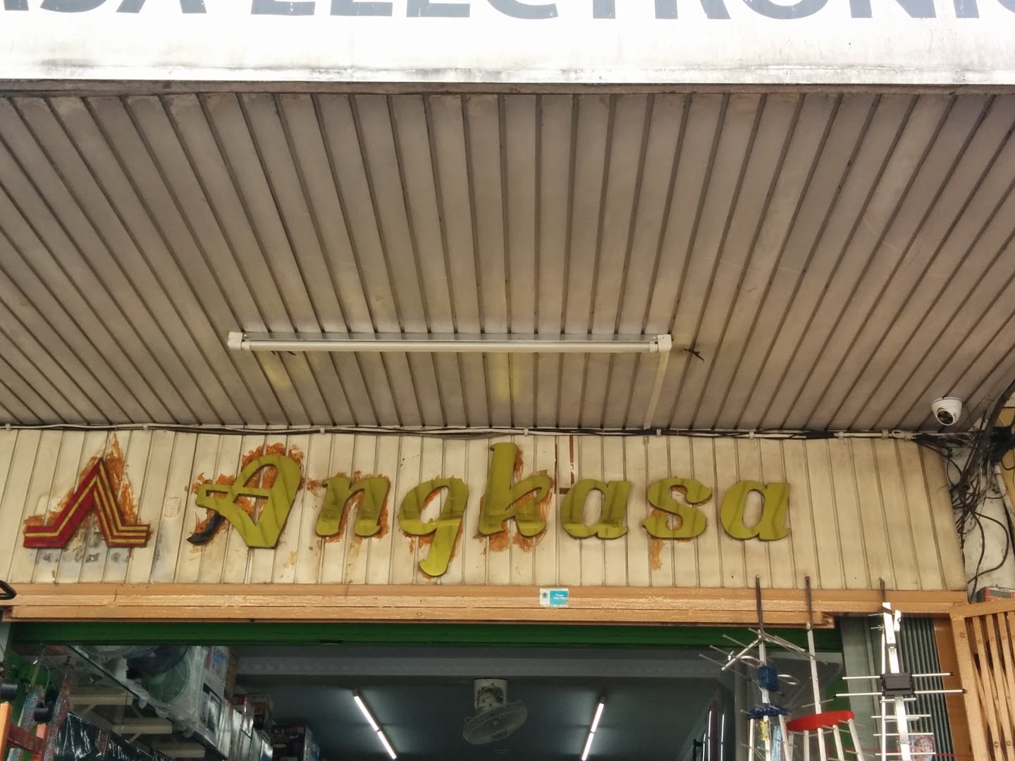 Gambar Angkasa Elektronik