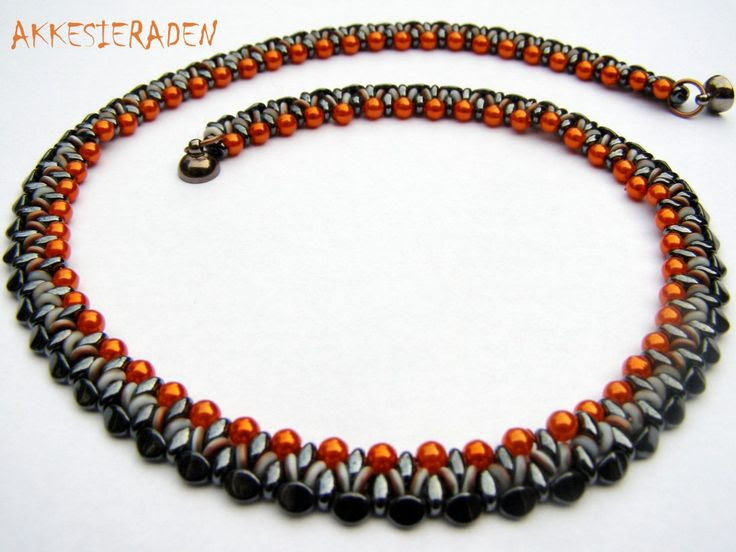 http://www.pinterest.com/pin/58828338856825963/ O bead necklace