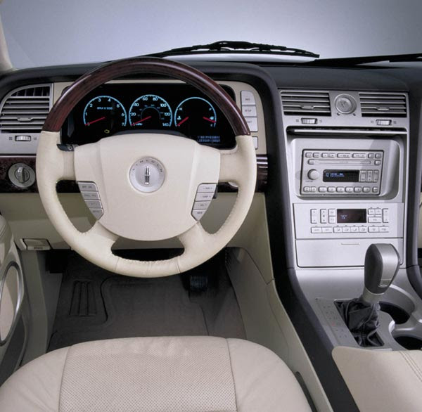 Pik Stock Lincoln Navigator 2003 Interior