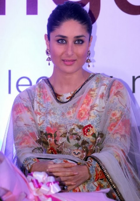 Fashion Glamour World Fok Kareena Kapoor Wear Beautiful Anamika Khannas Floral Anarkali Frocks 