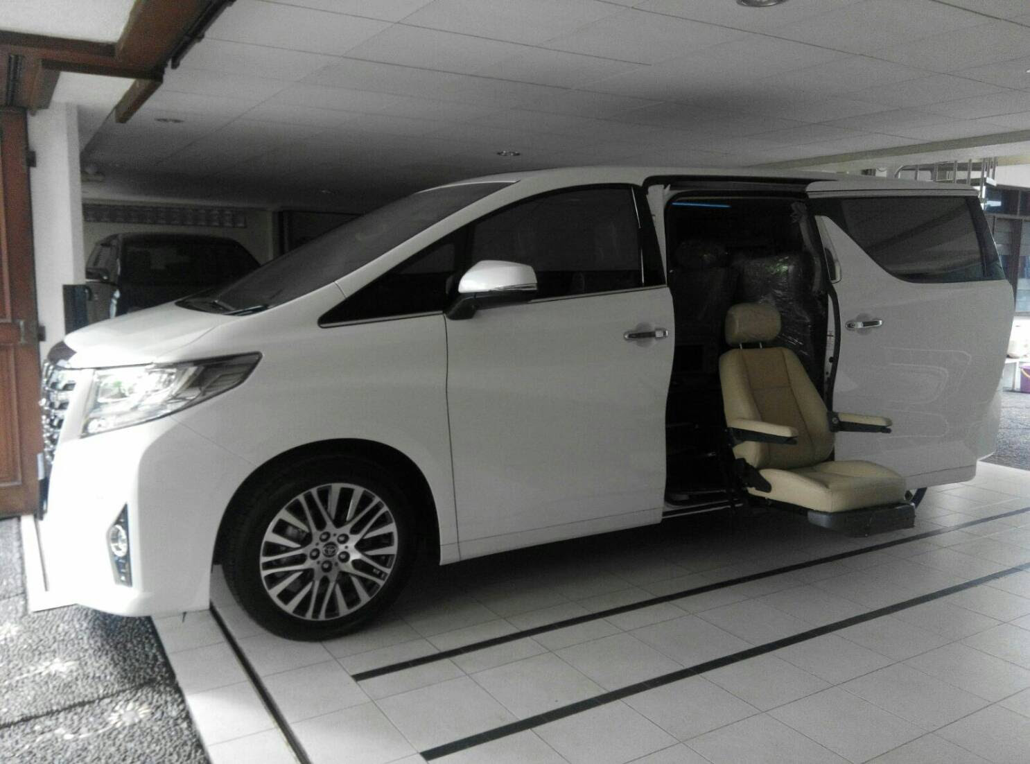 Foto Gambar Modifikasi Mobil Alphard Sobat Modifikasi