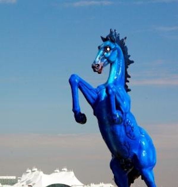 Denver Colorado Airport Horse Statue / No, 'Blucifer' will not be taken