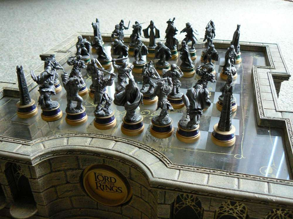 Lord Of The Rings Chess Set Collector's Set - It's such a classic