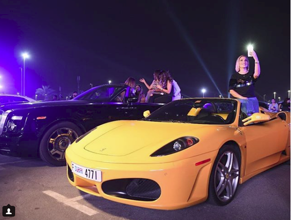 Hoa mắt với câu lạc bộ các quý cô chơi siêu xe ở Dubai: Cuộc sống quá ngắn để lái một chiếc xe nhàm chán - Ảnh 13. Hoa mắt với câu lạc bộ các quý cô chơi siêu xe ở Dubai: Cuộc sống quá ngắn để lái một chiếc xe nhàm chán - Ảnh 13.