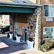 The Ashley Inn & Suites