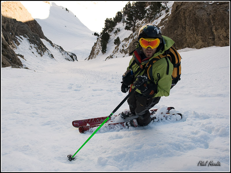 ian comienza el descenso del tubo rioseta, una pausa