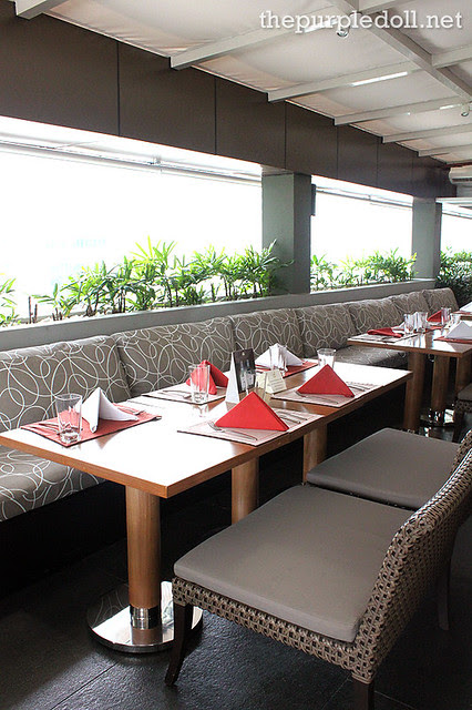 F Restaurant Tables