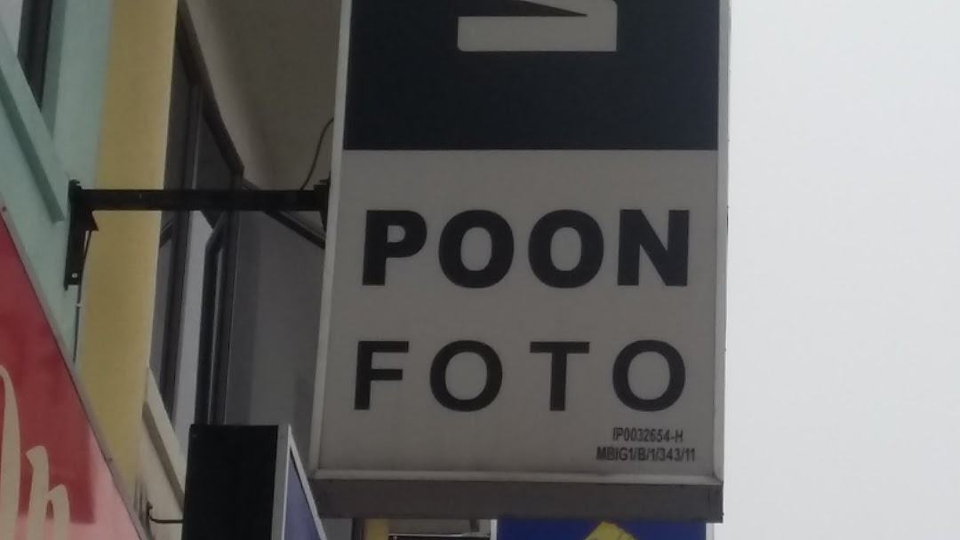 Poon Foto