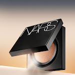 NARS「ナチュラルラディアント ロングウェア クッションファンデーション」自然な艶を長時間持続 - Fashion Press