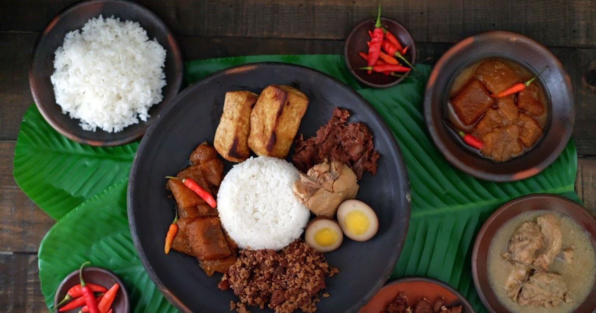 Gambar Orang Makan  Nasi  110 Ide Nasi  Tumpeng  Creation 