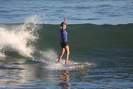 surfing montezuma