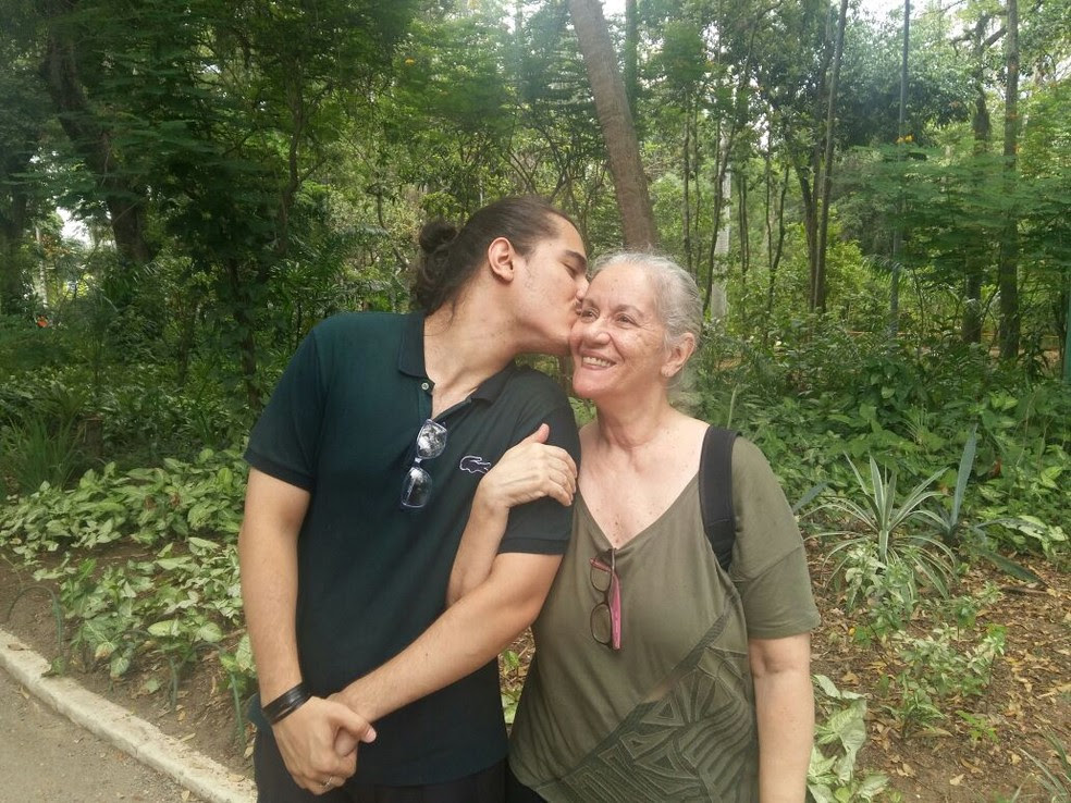 Bernardo Lucas Piñon de Manfredi diz que sua mãe, Carmen Pereira, foi essencial em seu desenvolvimento. (Foto: Arquivo pessoal)