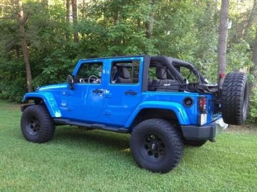 4 Door Jeep Wrangler Blue 壁のように