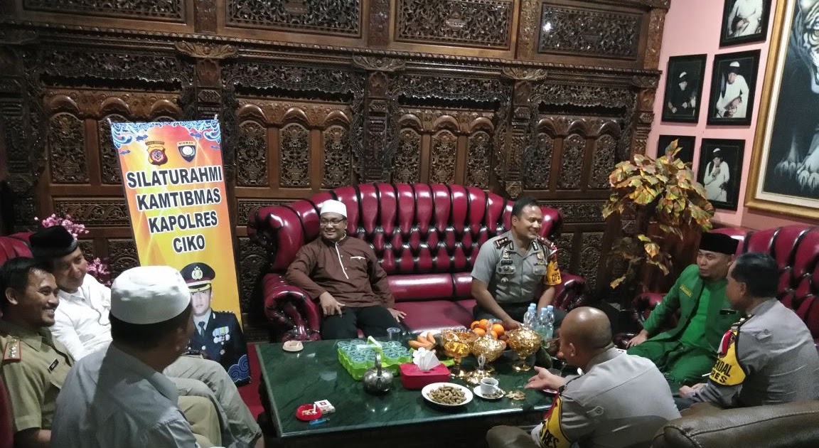 Alamat Padepokan Ustad Ujang Bustomi Tumbuh Tumbuhan