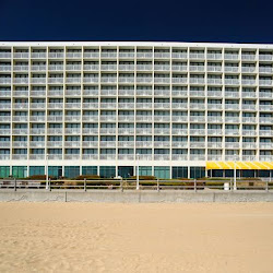 Holiday Inn Express & Suites VA Beach Oceanfront, an IHG Hotel