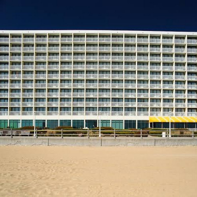 Holiday Inn Express & Suites VA Beach Oceanfront, an IHG Hotel