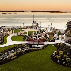 Oak Bay Beach Hotel