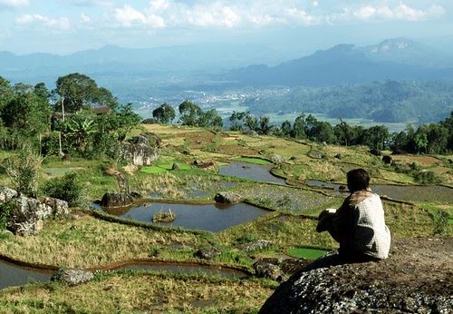 Galettu' Pia Wisata Alam dan Budaya Bumi Lakipadada Tana