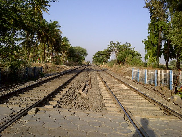Railway Track - From PrayagDham to Pune Solapur Highway - Visit Dreams Nivara, Ready Possession 2 BHK Flats near Prayag-Dham at Koregaon Mul, Uruli Kanchan, Pune Solapur Highway, Pune 412 202