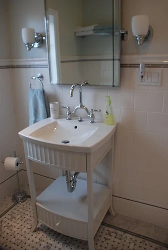 small bathroom renovation, bathroom before and after, small bathroom half glass wall, white subway tile with accent tile, vintage bathroom style