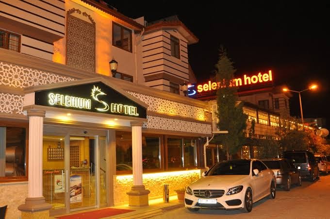 Selenium Hotel