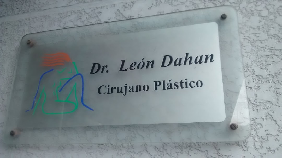 Dr. León Dahan