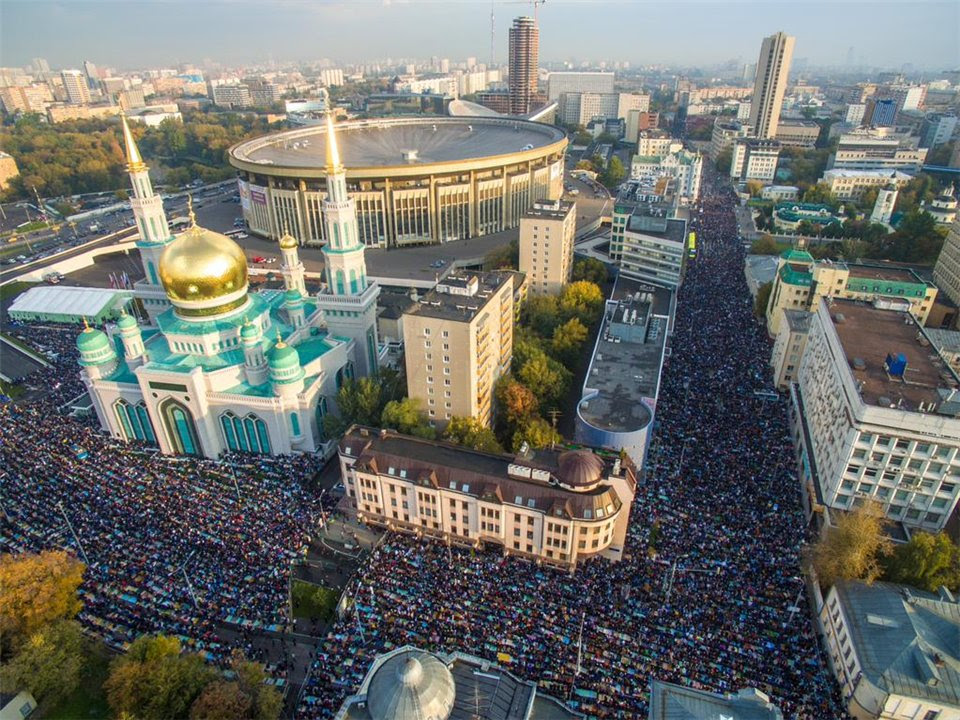 В Совете муфтиев обвинили чиновника мэрии Москвы в содействии расколу мусульман