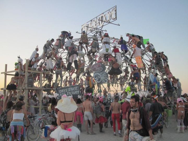 Burning Man from London: Burning man day 4 (sunny morning, free beer ...