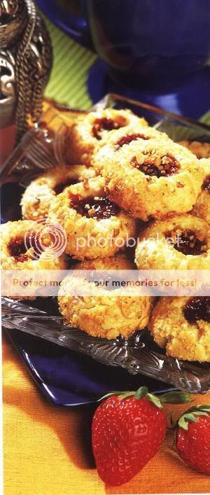 Riezanie's Recipe Collections: BISKUT CORNFLAKES THUMBPRINTS