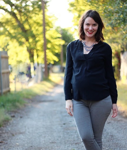 Maternity Style: Black & Gray | The Cream to My Coffee